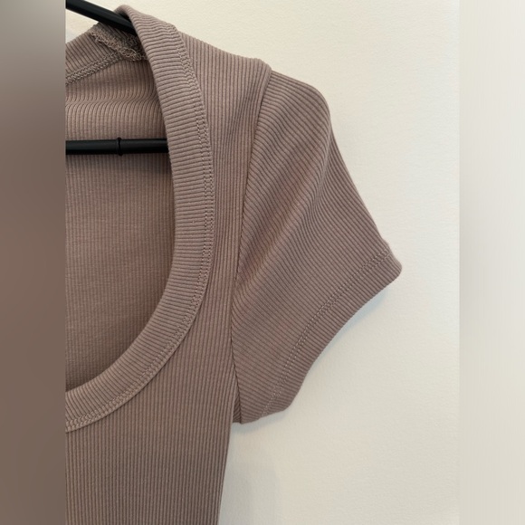 Dynamite Ribbed Scoopneck Top - Picture 5 of 6